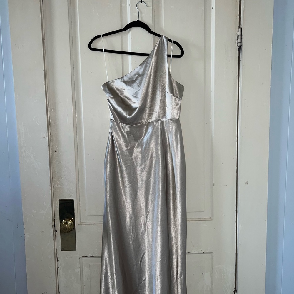 Size Medium size 8-10, Floor Length, clean, worn once.